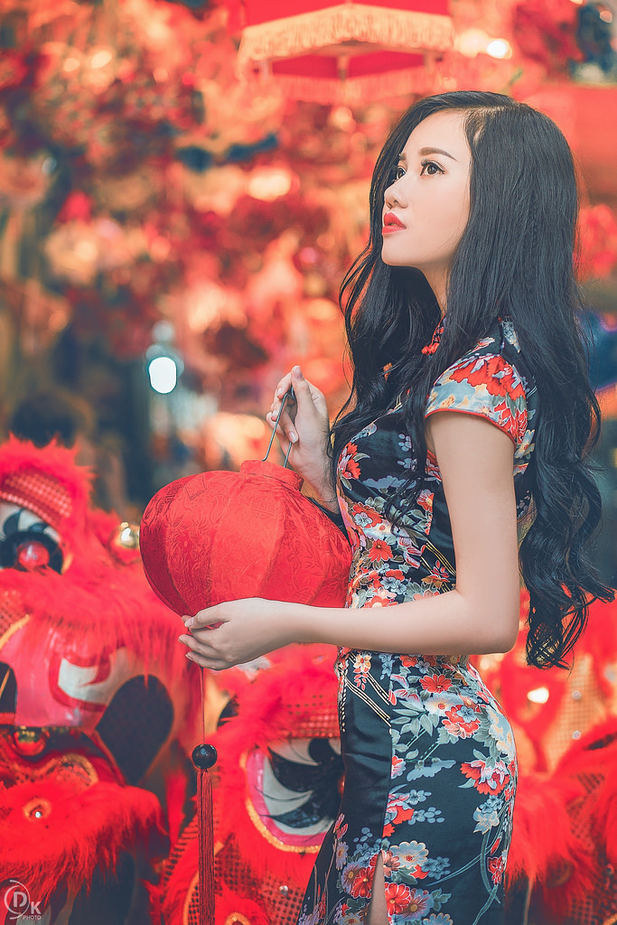 胸部丰满的妈妈